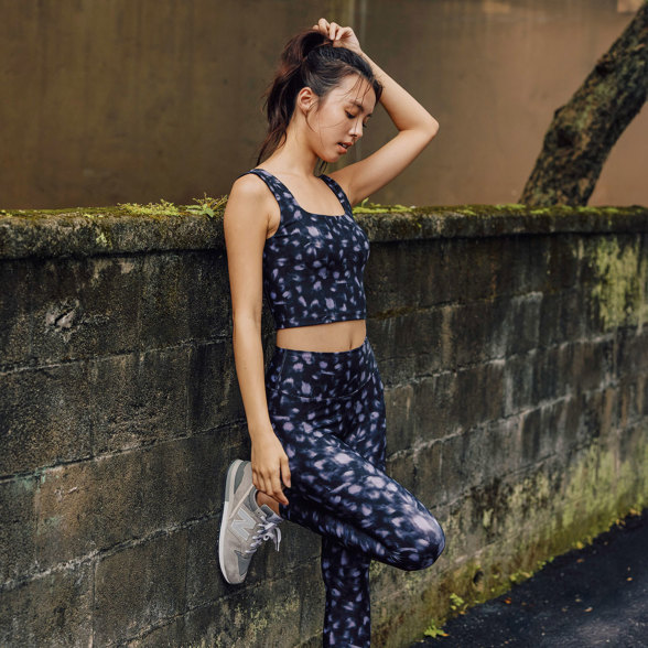 【美品】easyoga イージーヨガ クロップドタンク&レギンス セット S 上下セット】Uシェイプスムースクロップドタンク＆ハイライズスリム