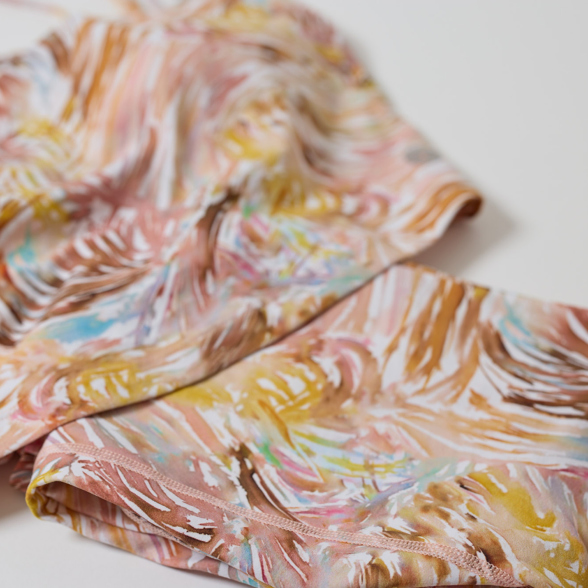 ハイライズスリムクロップドパンツ／カラフルフェザー |イージー