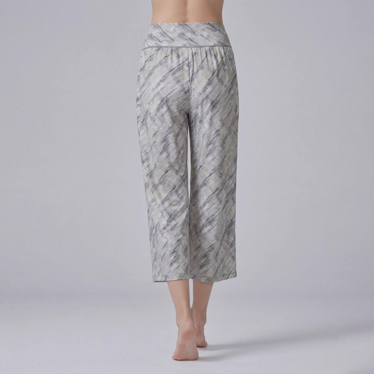 予約】ハイライズエラスティックフレアパンツ／グレーフロステッド