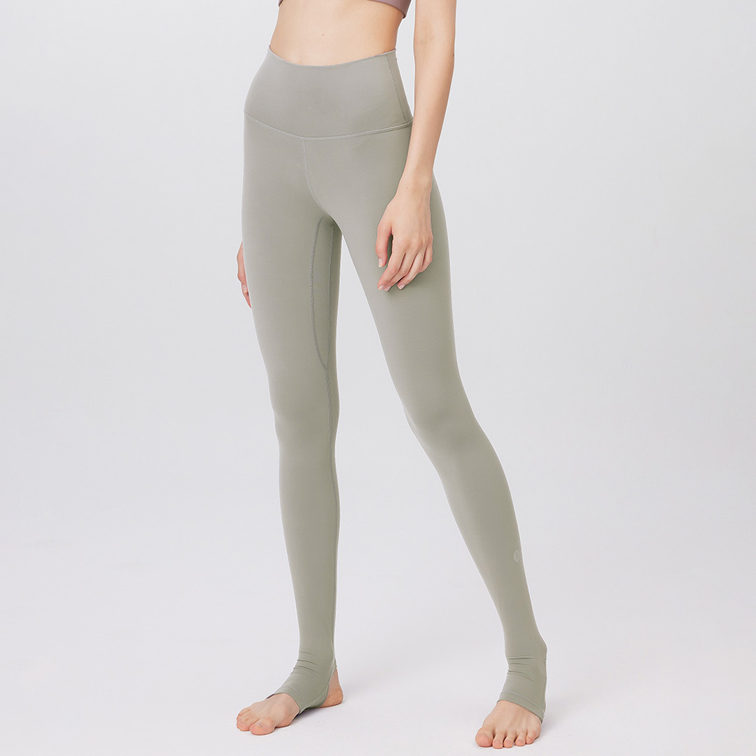 新品未使用　イージーヨガ　レギンス　Sサイズ　ライトクリームイエロー 新品未使用 イージーヨガ レギンス Sサイズ ライトクリームイエロー