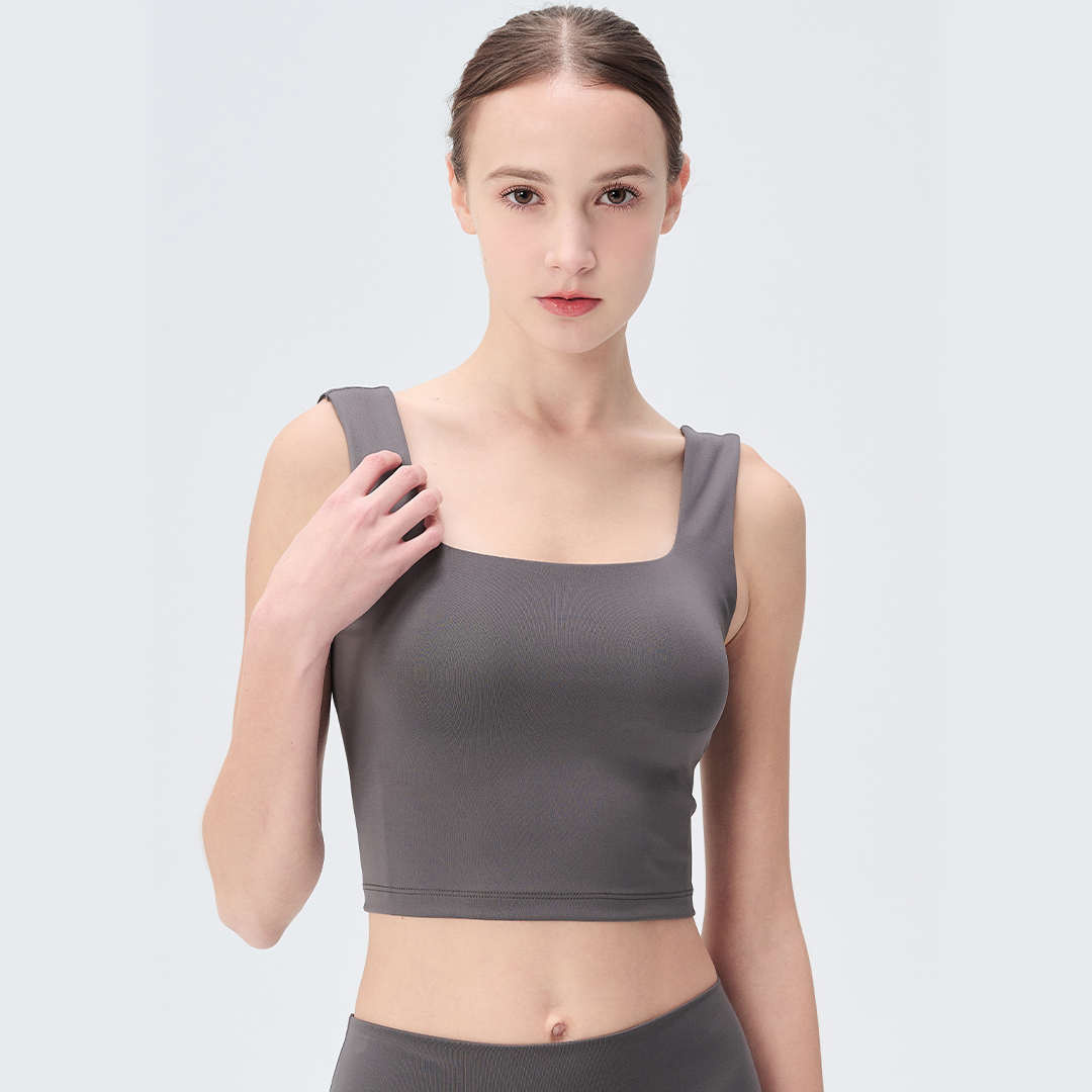 easyoga 美品　Uシェイプスムースクロップドタンク／カーキ Uシェイプスムースクロップドタンク／カーキ |イージーヨガ通販