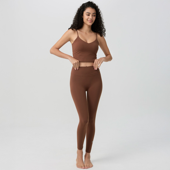 パンパーストラッピークロップドタンク／コーヒーレッド