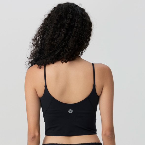 パンパーストラッピークロップドタンク／ブラック |イージーヨガ通販