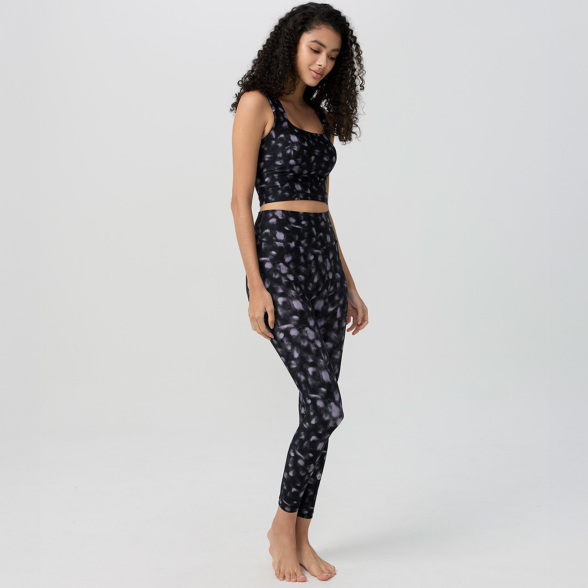 ハイライズスリムクロップドパンツ／パープルスポッテッド